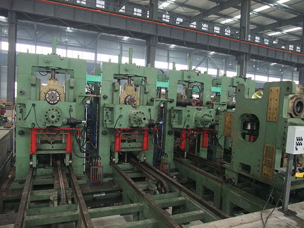 Shashi Steel Pipe Factory φ630 ERW straight seam welding pipe production line completes installation and debugging